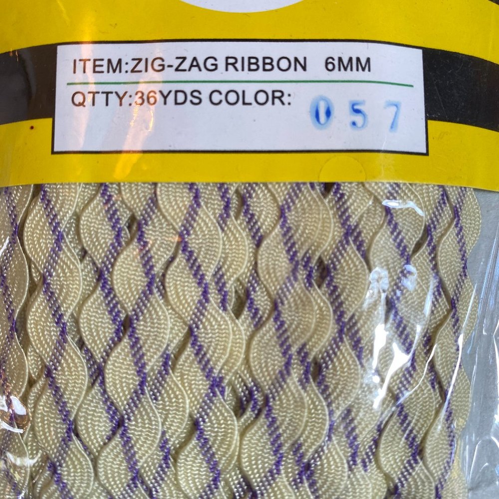 Cream & Purple 6mm Ric Rac Trim - Picture 2 of 2